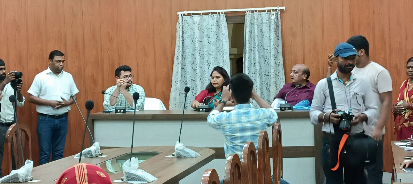 Bhagalpur MC Board Meeting : बारिश के बाद जलजमाव, पार्षदों की उपस्थिति रही कम, कोरम पूरा नहीं होना बता किया Meeting postponed