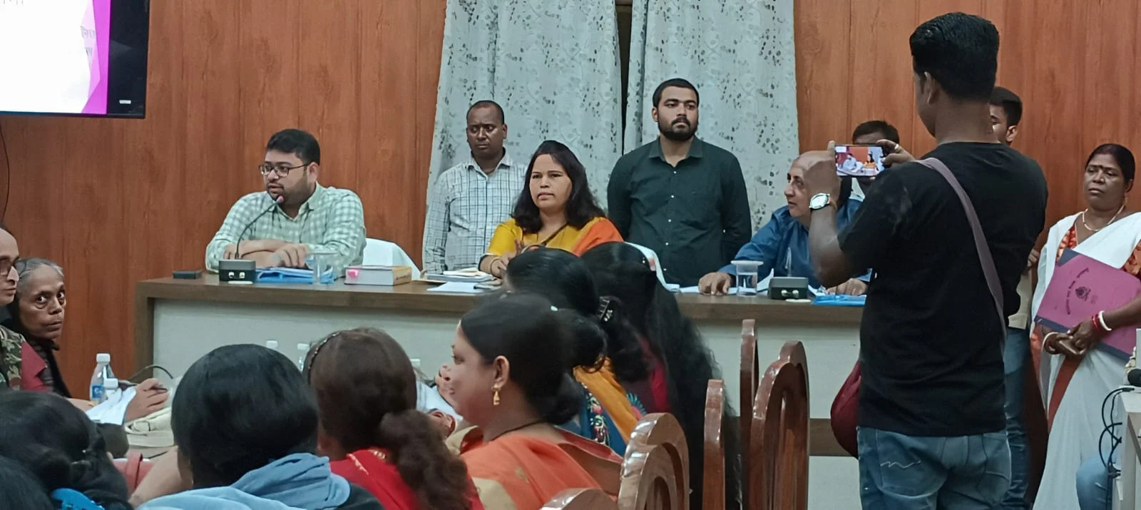 Bhagalpur MC General Board Meeting जोरदार हंगामा, मेयर और नगर आयुक्त के बीच वर्चस्व को लेकर तीखी बहस, देखें वीडियो