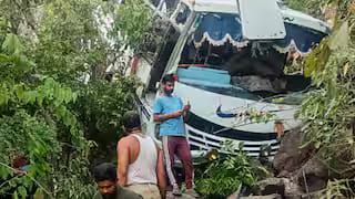 Reasi Terrorism Attack: 'कपड़े से मुंह ढक कर आया शख्स, अचानक...', चश्मदीदों ने बताई रियासी आतंकी हमले की आंखों देखी 1 Reasi Terrorism Attack: 'कपड़े से मुंह ढक कर आया शख्स, अचानक...', चश्मदीदों ने बताई रियासी आतंकी हमले की आंखों देखी