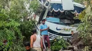 Reasi Terrorism Attack: ‘कपड़े से मुंह ढक कर आया शख्स, अचानक…’, चश्मदीदों ने बताई रियासी आतंकी हमले की आंखों देखी