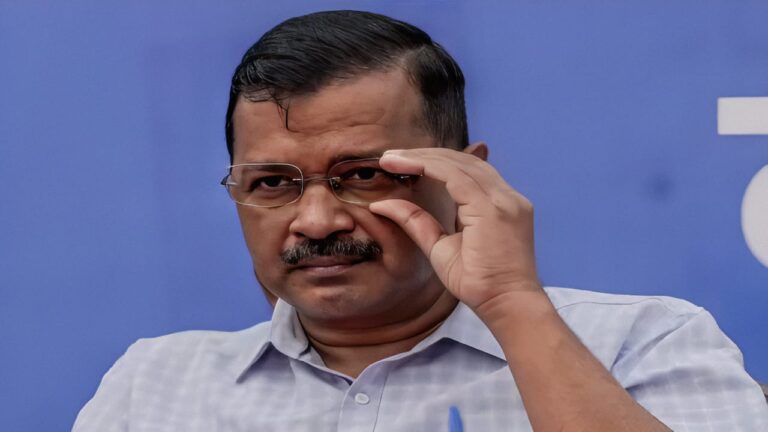 DELHI हाईकोर्ट ने जमानत पर लगाई रोक, Arvind Kejriwal को लगा झटका DELHI हाईकोर्ट ने जमानत पर लगाई रोक, Arvind Kejriwal को लगा झटका