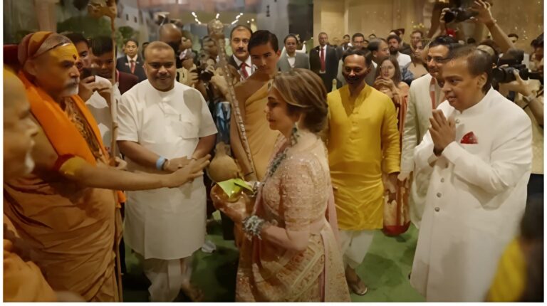Anant and Radhika Wedding : पारंपरिक तरीके से  जगद्गुरू शंकराचार्य का अंबानी परिवार ने किया स्वागत, यहां देखें वीडियो
