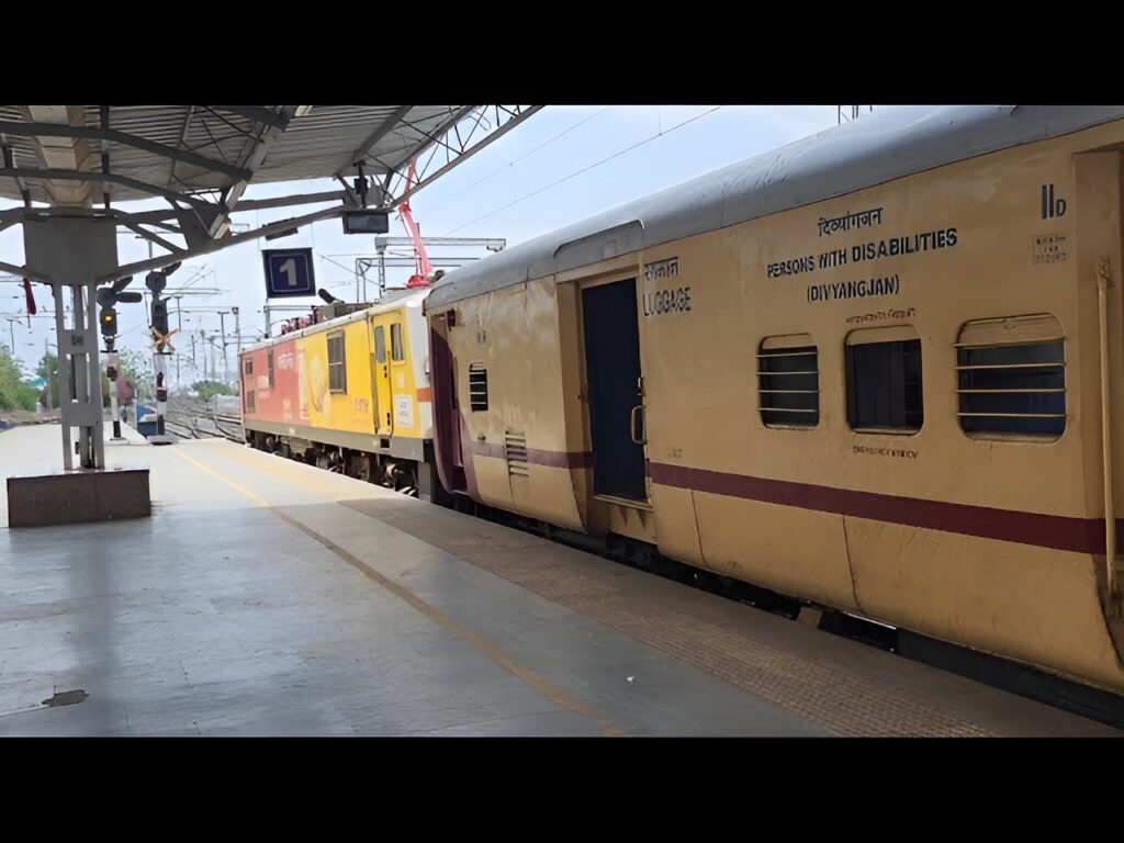 Bomb Threat in Train: सोमनाथ एक्सप्रेस में बम होने की सूचना से हड़कंप, आरोपी बंगाल से गिरफ्तार Bomb Threat in Somnath Express 2