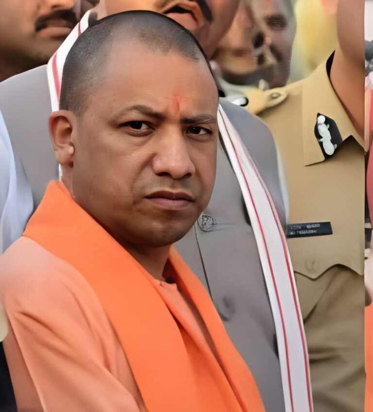 Hathras : सीएम योगी आदित्यनाथ हाथरस घायलों से मिलकर लौटे, बताया कितने लोगों की हुई मौत