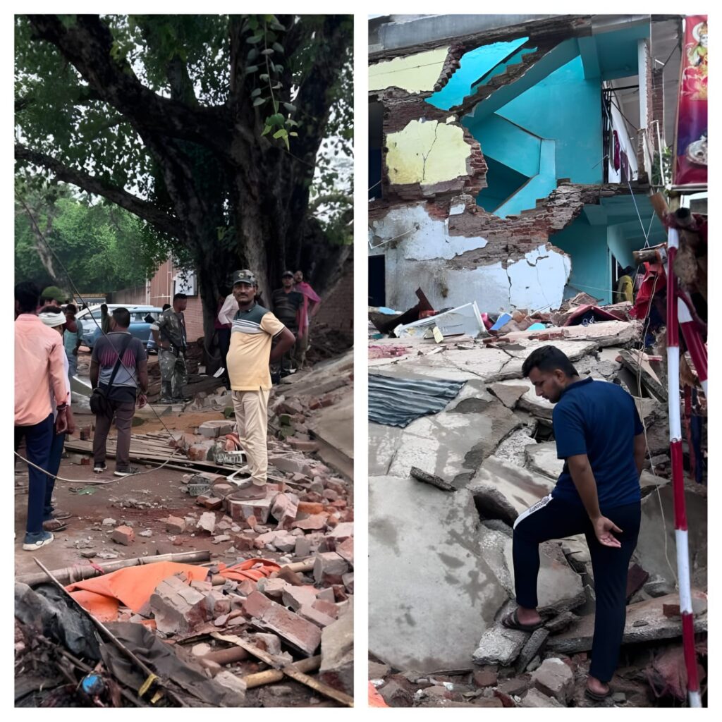 Breaking News: झारखंड के देवघर में बड़ा हादसा, गिरी 3 मंजिली इमारत, 3 की मौत, कोहराम 1 Breaking News: झारखंड के देवघर में बड़ा हादसा, गिरी 3 मंजिली इमारत, 3 की मौत, कोहराम