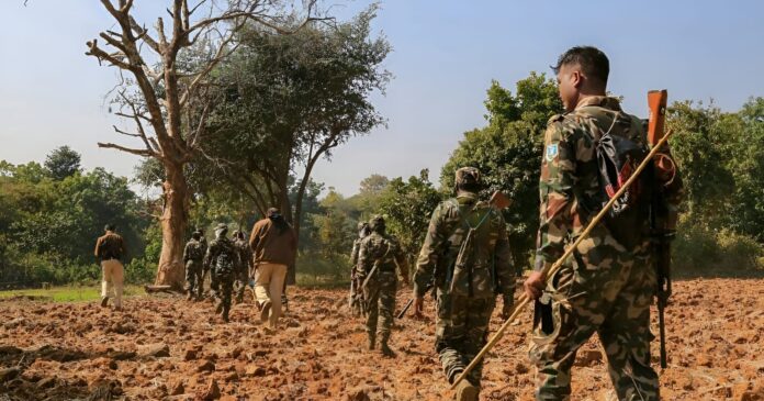 सुरक्षाबलों का ऑपरेशन Jharkhand Naxal News