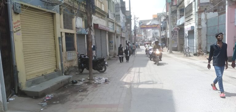 भागलपुर में प्रसिद्ध दवा कारोबारी के पुत्र की हत्या के विरोध में बंद रहीं दवा दुकानें, 08 करोड़ का कारोबार प्रभावित