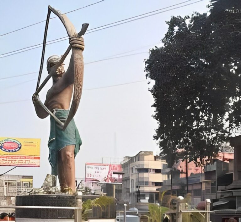 Bhagalpur News: हाइवा ने छात्रों से भरी टोटो को मारी टक्कर, 9 जख्मी Bhagalpur News: हाइवा ने छात्रों से भरी टोटो को मारी टक्कर, 9 जख्मी