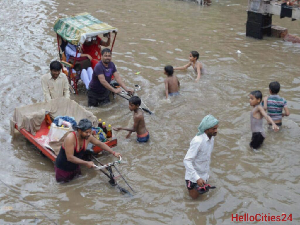 बिहार में उफान पर नदियां, गंगा-कोसी खतरे के निशान को किया पार, सुलतानगंज में गंगा घाट की 12 सीढ़ियां डूबी 1 बिहार में उफान पर नदियां, गंगा-कोसी खतरे के निशान को किया पार, सुलतानगंज में गंगा घाट की 12 सीढ़ियां डूबी