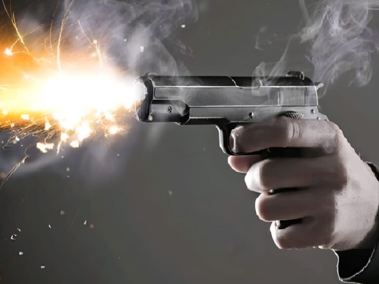 Bihar News : भागलपुर में दवा कारोबारी के बेटे की हत्या, प्वाइंट ब्लैंक रेंज से कई गोलियां दागी Bihar News : भागलपुर में दवा कारोबारी के बेटे की हत्या, प्वाइंट ब्लैंक रेंज से कई गोलियां दागी
