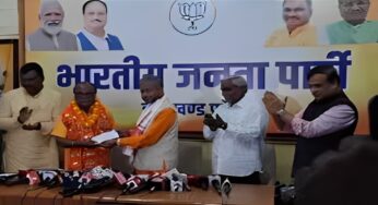 Jharkhand Politics: चंपाई सोरेन के बाद लोबिन हेम्ब्रम ने भी थामा BJP का दामन, कहा-पार्टी की नई पीढ़ी के नेता से नाराज हैं