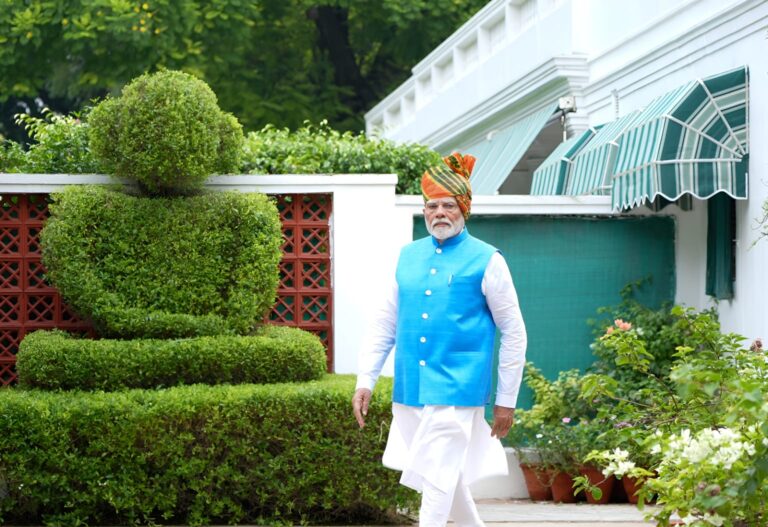 Bangladesh Violence : हिंदुओं पर हमले से चिंतित हैं PM मोदी, लाल किले से कहा-हालात जल्द होंगे सामान्य