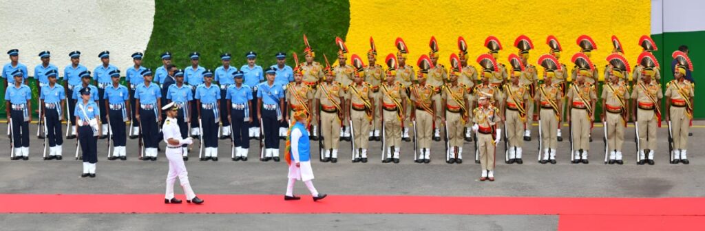 Independence Day 2024: PM मोदी ने 11वीं बार लाल किले पर फहराया तिरंगा, कहा-2047 तक विकसित राष्ट्र बनाने में सक्षम हैं 1 Independence Day 2024: PM मोदी ने 11वीं बार लाल किले पर फहराया तिरंगा, कहा-2047 तक विकसित राष्ट्र बनाने में सक्षम हैं