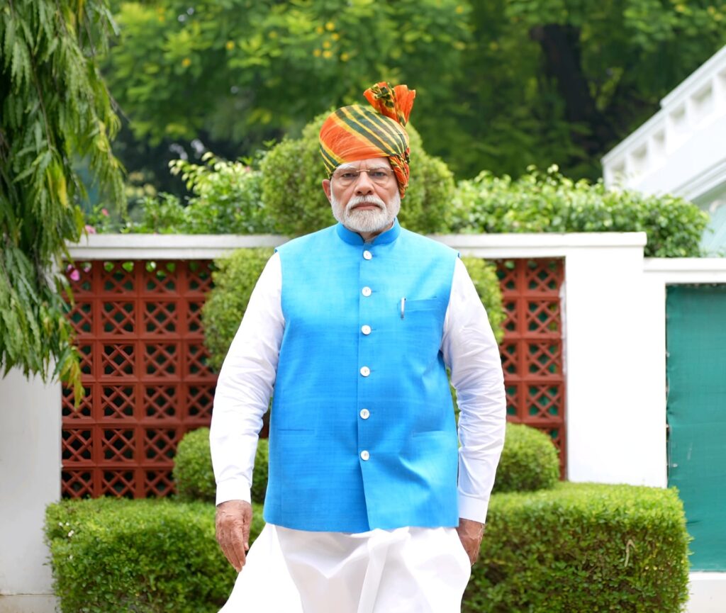 Bangladesh Violence : हिंदुओं पर हमले से चिंतित हैं PM मोदी, लाल किले से कहा-हालात जल्द होंगे सामान्य 1 Bangladesh Violence : हिंदुओं पर हमले से चिंतित हैं PM मोदी, लाल किले से कहा-हालात जल्द होंगे सामान्य