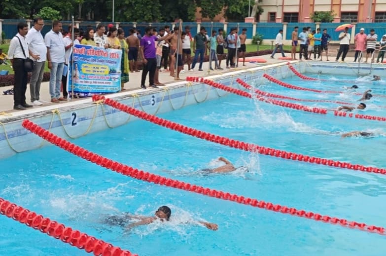 भागलपुर में पहली बार तैराकी की प्रतियोगिता, ओवरऑल चैम्पियन एंजेल कुमारी रही 1 भागलपुर में पहली बार तैराकी की प्रतियोगिता, ओवरऑल चैम्पियन एंजेल कुमारी रही