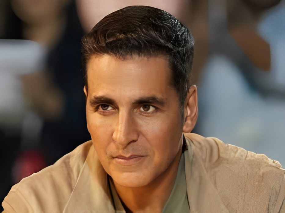 Akshay Kumar Birthday: संघर्ष के दिनों में कभी आर्टिफिशियल ज्वेलरी बेची, तो कभी 1500 रुपये के लिए वेटर बना, आज हैं 2500 करोड़ के मालिक, पहचाने क्या? Akshay Kuma 3