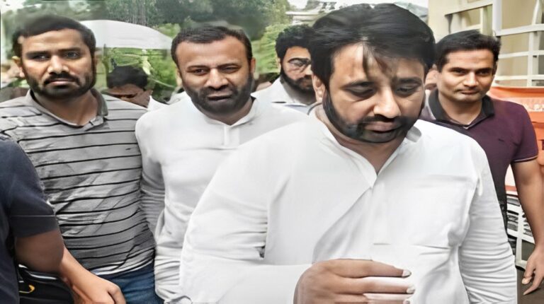 Breaking News : आप विधायक अमानतुल्लाह खान के घर ED की रेड! संजय सिंह बोले- लगातार जारी है मोदी की तानाशाही