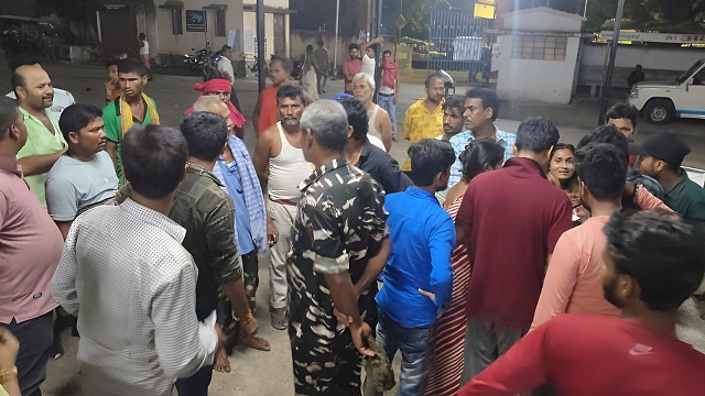 Bihar News : पटना के बाद भागलपुर में BJP नेता पर जानलेवा हमला, तलवार मारकर किया लहूलुहान 1 Bihar News : पटना के बाद भागलपुर में BJP नेता पर जानलेवा हमला, तलवार मारकर किया लहूलुहान