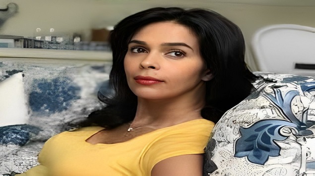 Mallika Sherawat News: मल्लिका शेरावत ने बॉलीवुड पर निकाली भड़ास, कहा-'यहां सक्सेस पाने की चाबी चमचागिरी है' 2 Mallika Sherawat News: मल्लिका शेरावत ने बॉलीवुड पर निकाली भड़ास, कहा-'यहां सक्सेस पाने की चाबी चमचागिरी है'