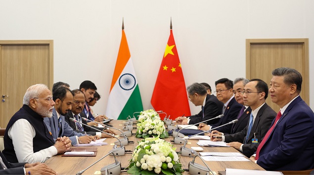 BRICS Summit 2024: सीमा पर शांति बनाए रखना हमारी प्राथमिकता होनी चाहिए, पीएम मोदी और शी जिनपिंग के बीच 5 साल बाद द्विपक्षीय बातचीत, 50 मिनट चली बैठक 1 BRICS Summit 2024