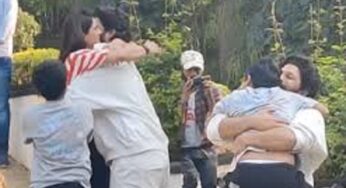 Allu Arjun Wife: जेल में एक रात गुजारने के बाद घर लौटे अल्लू अर्जुन, ”पुष्पा-2 स्टार” को देखकर पत्नी और बच्चे हुए भावुक, देखें VIDEO