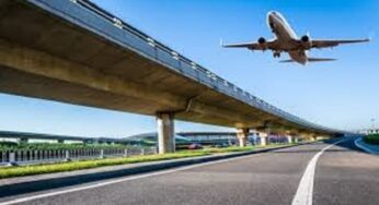 Jewar International Airport: यूपी-नोएडा वालों के लिए खुशखबरी, जेवर एयरपोर्ट पर उतरी पहली फ्लाइट, देखें VIDEO