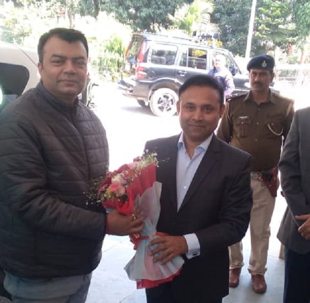Bhagalpur News: भागलपुर जिला के प्रभारी सचिव से मुलाकात कर मेयर ने शहर के विकास कार्यों पर की चर्चा 1 Bhagalpur News: भागलपुर जिला के प्रभारी सचिव से मुलाकात कर मेयर ने शहर के विकास कार्यों पर की चर्चा