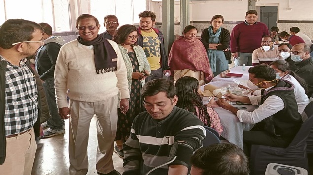 Rampurhat News: रामपुरहाट रेलवे Health Unit में लगा निक्षय शिविर, 132 व्यक्तियों ने कराया स्वास्थ्य जांच 1 Rampurhat News