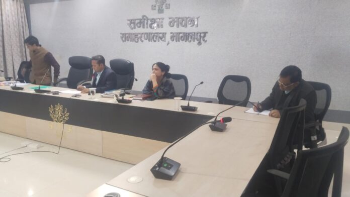 डीएम ने की बैठक Bhagalpur City