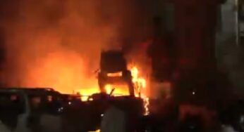 Nagpur Violence: नागपुर में भड़की हिंसा, कई वाहन आग के हवाले, पत्थरबाजी से 1 पुलिसकर्मी घायल, देखें Video