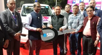 Bhagalpur City: एसबीआई के एमडी ने एंबुलेंस को हरी झंडी दिखाकर किया रवाना