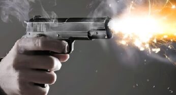 Bihar Crime: गया में व्यवसायी ससुर-दामाद को मारी गोली, मोबाइल लूट कर जंगल की ओर फरार हुआ अपराधी