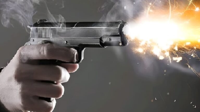 Patna Crime: पटना में कारोबारी को कनपटी में मारी गोली, देर रात मिनी मार्ट में घुसकर की हत्या Patna Crime: पटना में कारोबारी को कनपटी में मारी गोली, देर रात मिनी मार्ट में घुसकर की हत्या