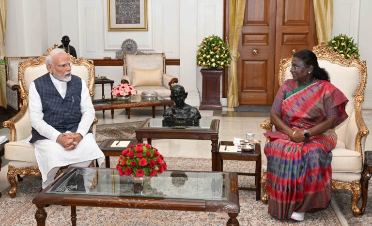 Operation Sindoor: राष्ट्रपति से मिले PM मोदी; ऑपरेशन सिंदूर’ की सफलता की दी जानकारी