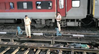 Bhagalpur News: भागलपुर में रेलवे ट्रैक किनारे मिली सिर कटी लाश, मौत पर गहराया रहस्य