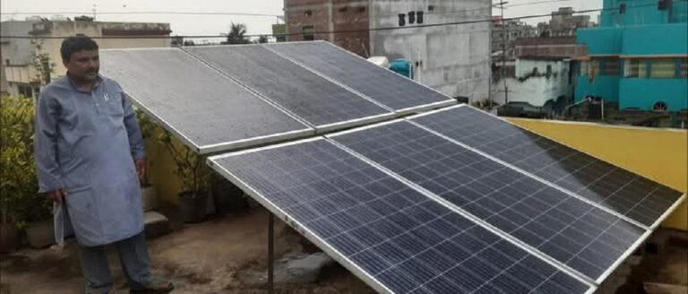 Bhagalpur News: सिकंदरपुर में डॉक्टर के लिए सौर ऊर्जा सिस्टम बना सिरदर्द, बिजली उत्पादन ठप, भारी बिल का बोझ