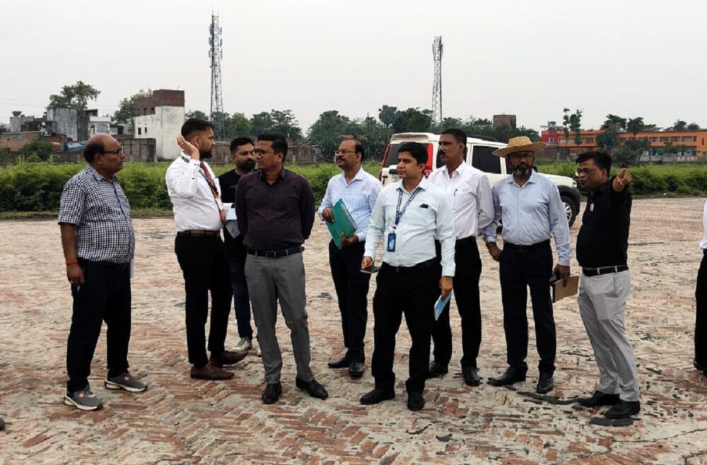 Muzaffarpur: पताही एयरपोर्ट से जल्द उड़ानें शुरू होने की उम्मीद! AAI टीम ने किया निरीक्षण 1 Muzaffarpur: पताही एयरपोर्ट से जल्द उड़ानें शुरू होने की उम्मीद! AAI टीम ने किया निरीक्षण