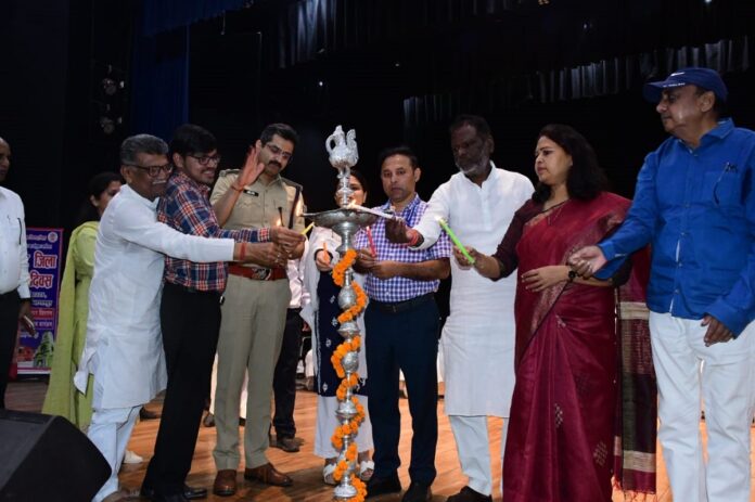 भागलपुर जिले के स्थापना दिवस कार्यक्रम का उद्घाटन भागलपुर जिला स्थापना दिवस