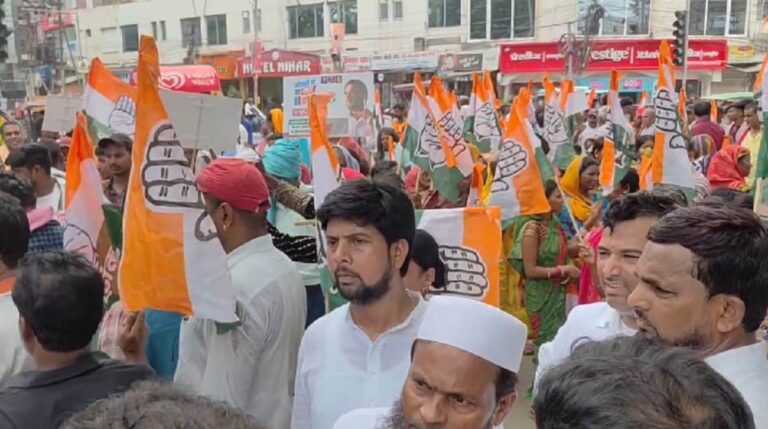 Video: भागलपुर में कांग्रेस का उग्र प्रदर्शन; ‘नौकरी दो या सत्ता छोड़ो’ के नारों से गूंजा समाहरणालय