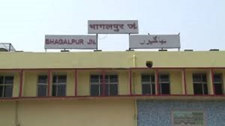 भागलपुर का बेबस स्टेशन; 450 करोड़ का प्रोजेक्ट फाइलों में कैद, यात्रियों को नहीं मिल रहीं सुविधाएं