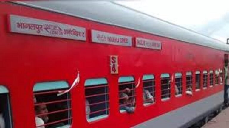 विक्रमशिला एक्सप्रेस में बड़ा बदलाव: दो स्लीपर बोगी घटेंगी, लगेंगे जनरल कोच
