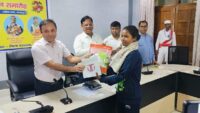 पदकवीर खिलाड़ियों और पत्रकारों को मिला सम्मान