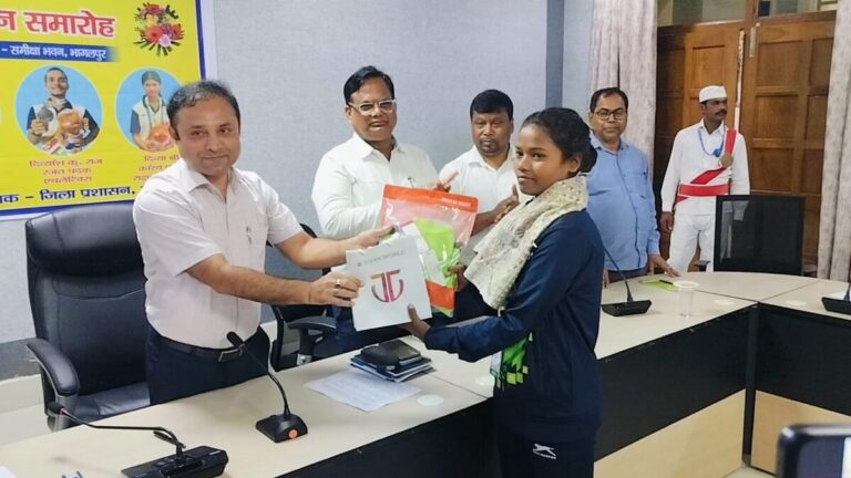 Khelo India Youth Games 2025: पदकवीर खिलाड़ियों और पत्रकारों को मिला सम्मान, DM ने बढ़ाया हौसला Khelo India Youth Games 2025: पदकवीर खिलाड़ियों और पत्रकारों को मिला सम्मान, DM ने बढ़ाया हौसला