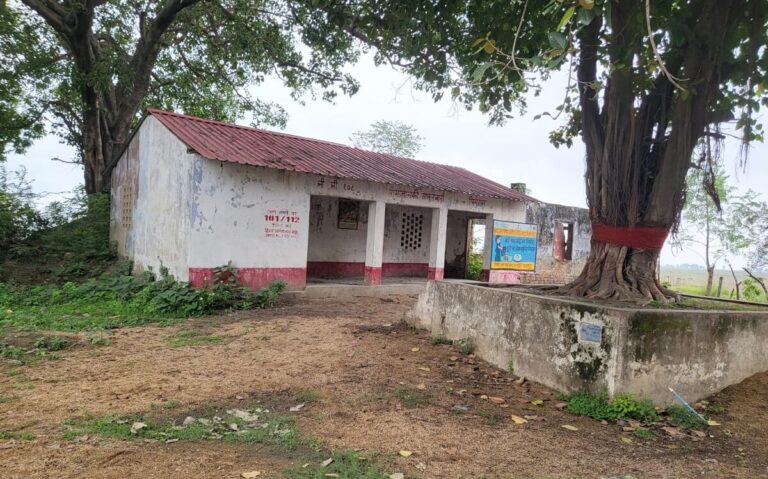 Bihar News: भागलपुर में अतिक्रमण रोकेगा मंदिर की दीवार, शुरू होगी सरकारी पैसों से घेराबंदी Bihar News: भागलपुर में अतिक्रमण रोकेगा मंदिर की दीवार, शुरू होगी सरकारी पैसों से घेराबंदी