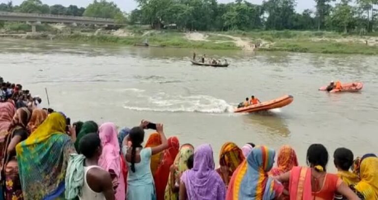 बेगूसराय में दर्दनाक हादसा; बूढ़ी गंडक में डूबे 4 युवक, एक-दूसरे को बचाने में गई जान बेगूसराय में दर्दनाक हादसा; बूढ़ी गंडक में डूबे 4 युवक, एक-दूसरे को बचाने में गई जान