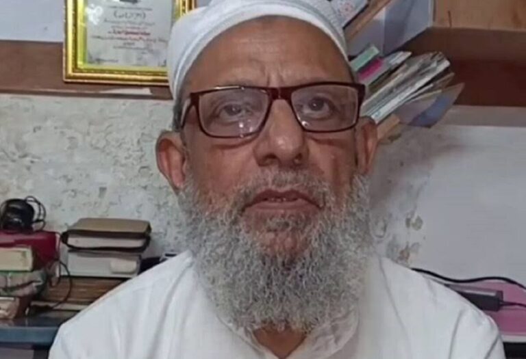 मीट दुकानों पर लगे प्रतिबंध पर उठाए सवाल; यूपी के मौलाना ने अमित शाह को लिखा पत्र मीट दुकानों पर लगे प्रतिबंध पर उठाए सवाल; यूपी के मौलाना ने अमित शाह को लिखा पत्र