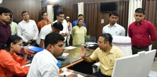 DM ने सदर SDO कार्यालय में SIR कार्यों का लिया जायजा