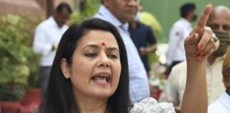 सांसद महुआ मोइत्रा के खिलाफ एफआईआर