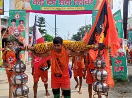 सावन की अंतिम सोमवारी पर उमड़े भक्त