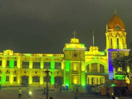 सैंडिस कंपाउंड में प्रवेश शुल्क का विरोध